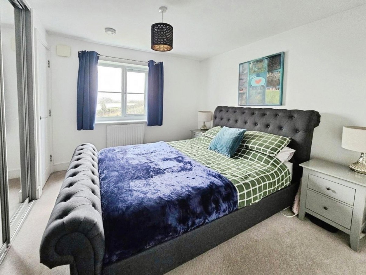 Goldfinch Edge, Cam, Dursley