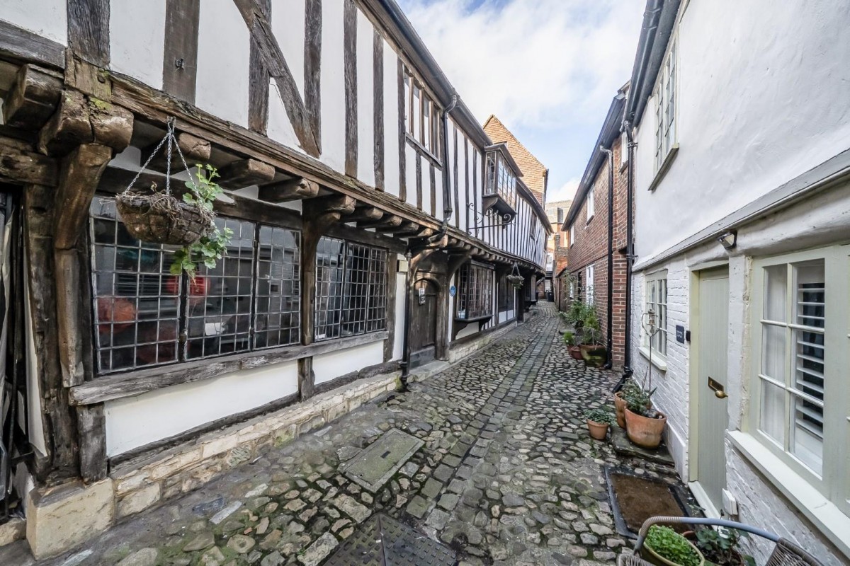 St Johns Alley, Devizes