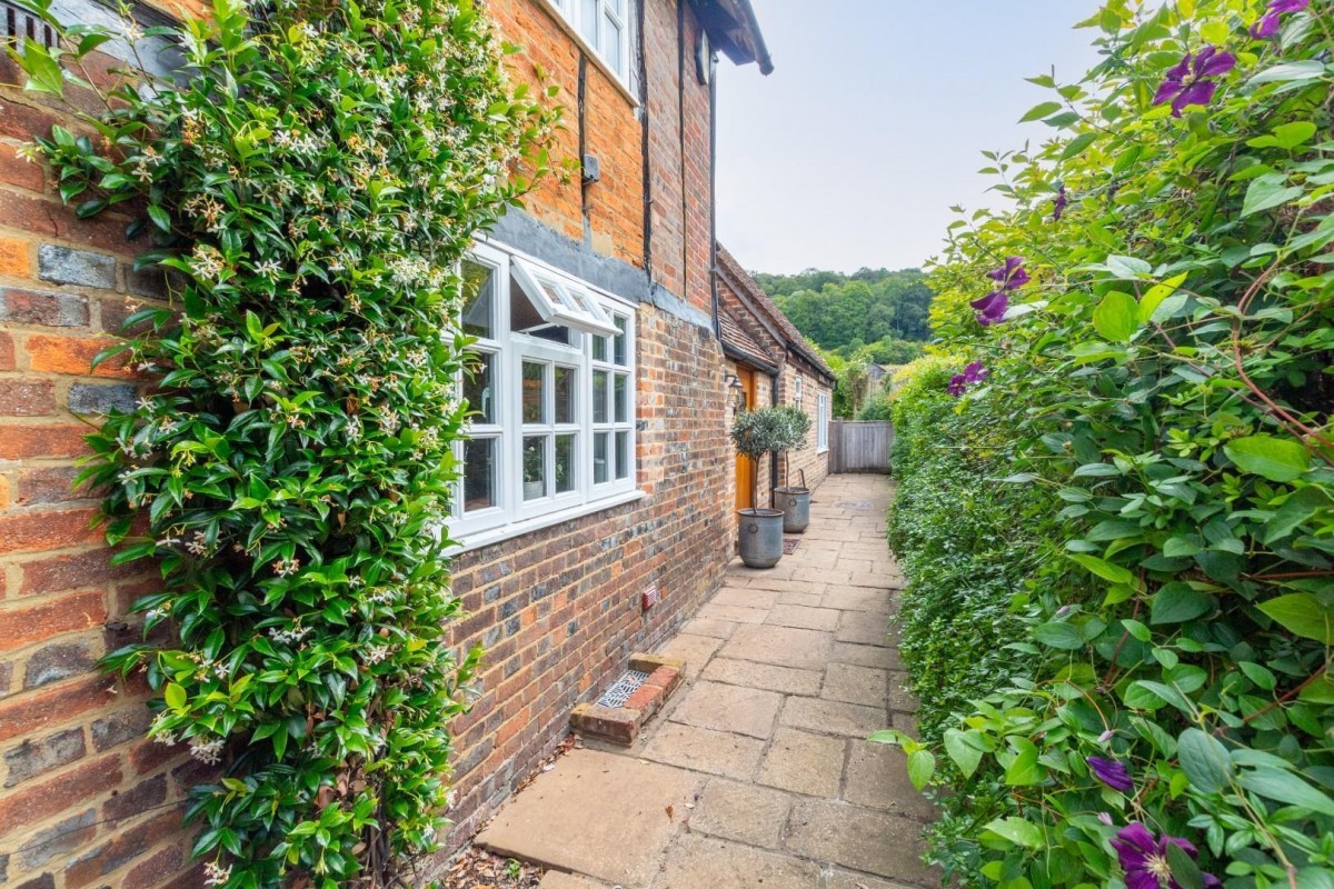 Stocks Road, Aldbury, Tring, Hertfordshire, HP23 5RU
