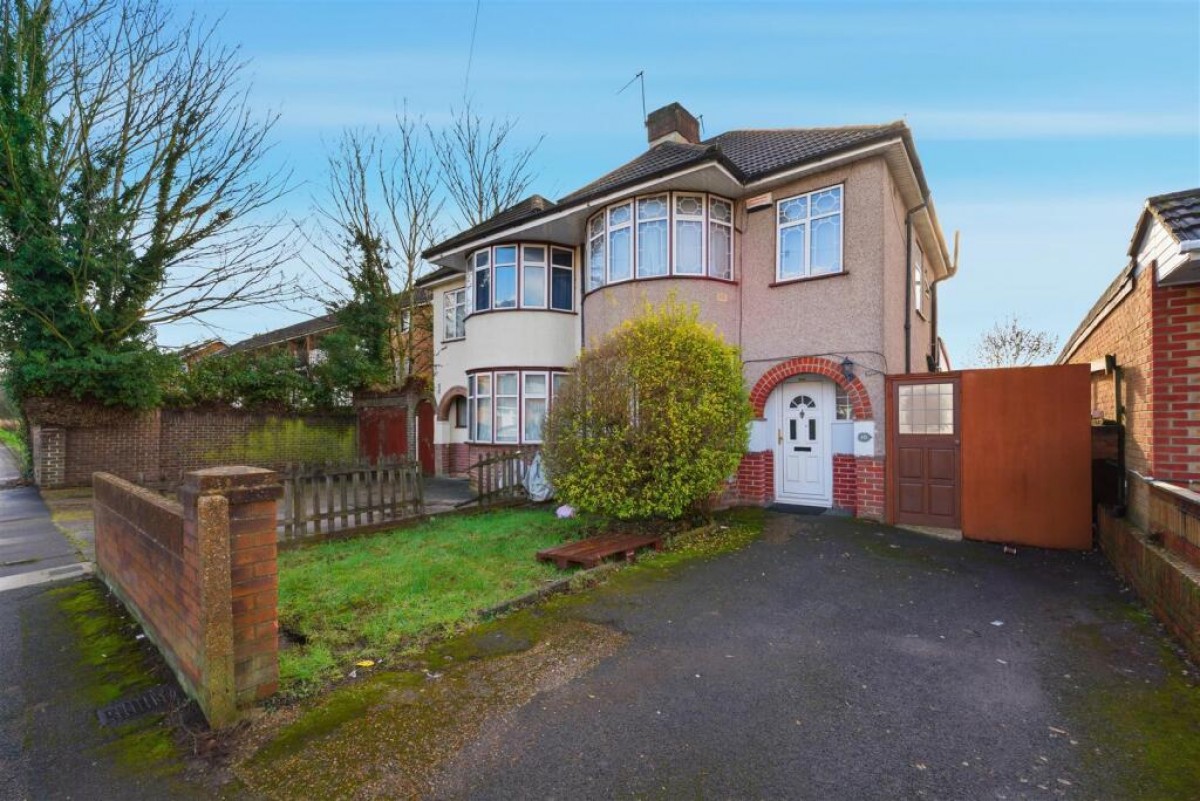 Croyde Avenue, Hayes