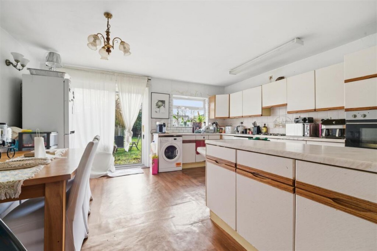 Croyde Avenue, Hayes