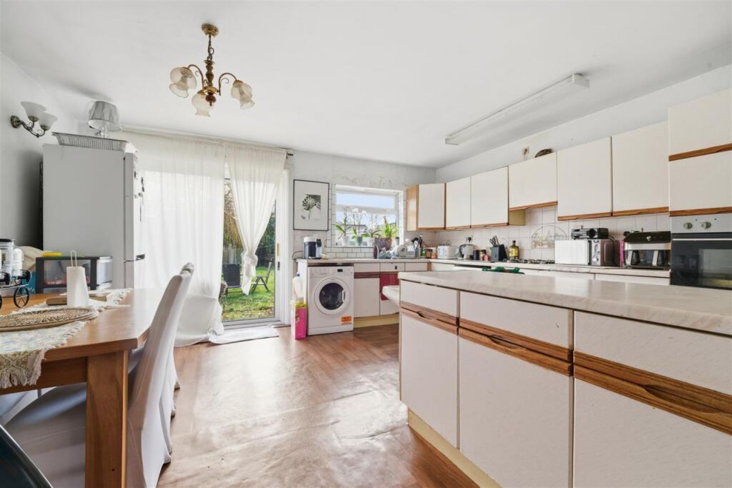 Croyde Avenue, Hayes