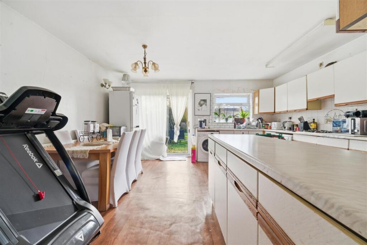 Croyde Avenue, Hayes