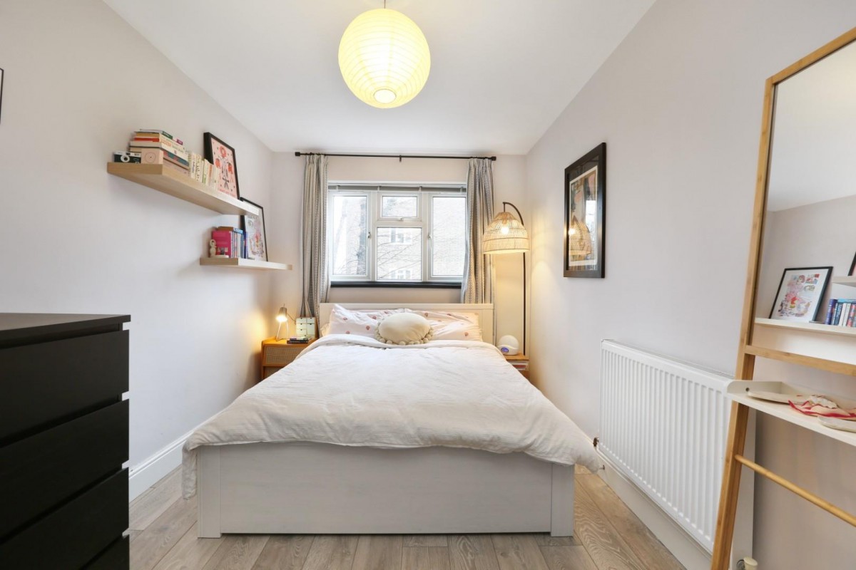 Lowth Road, London, SE5