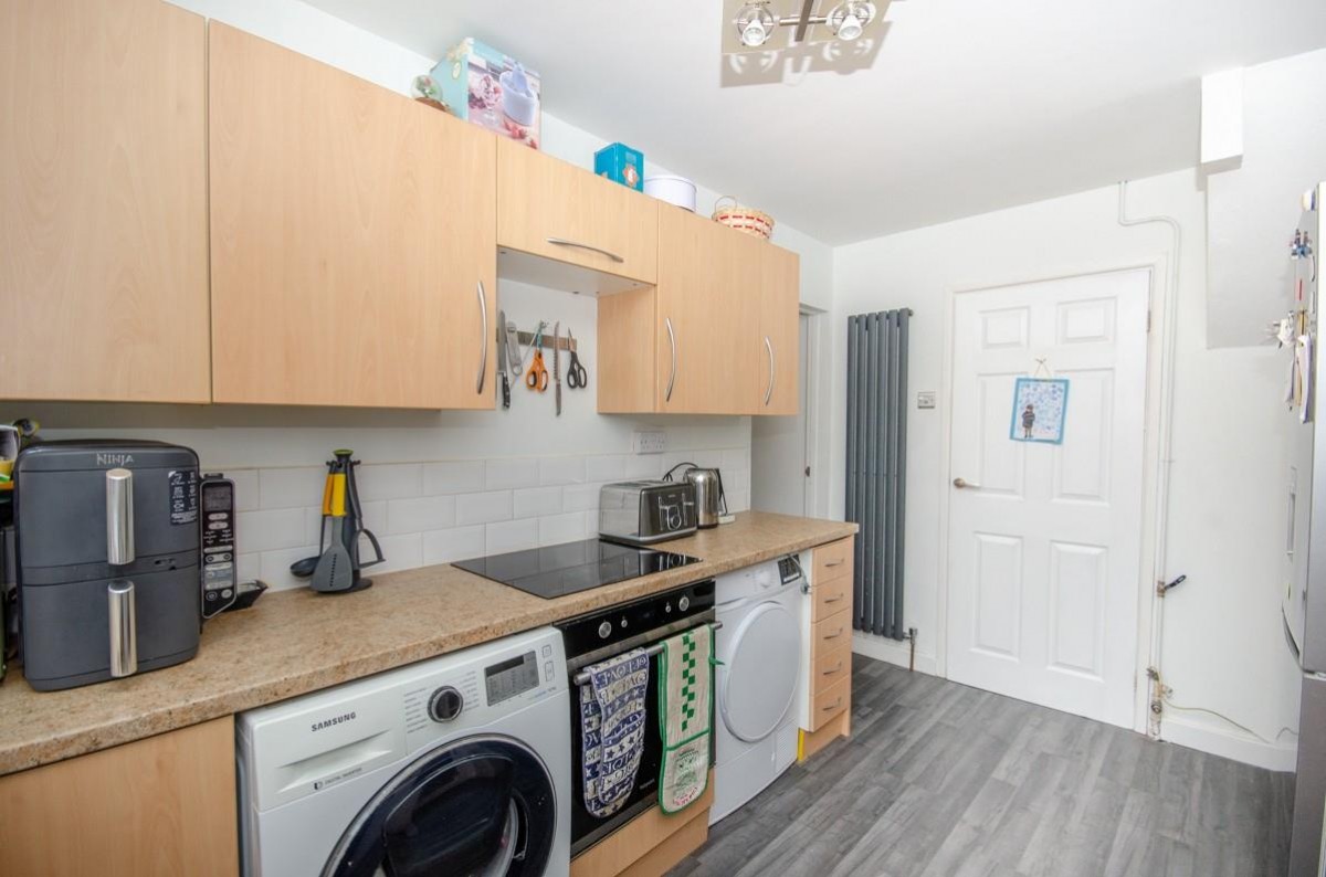 Sutherland Avenue, Downend, Bristol, BS16 6QW