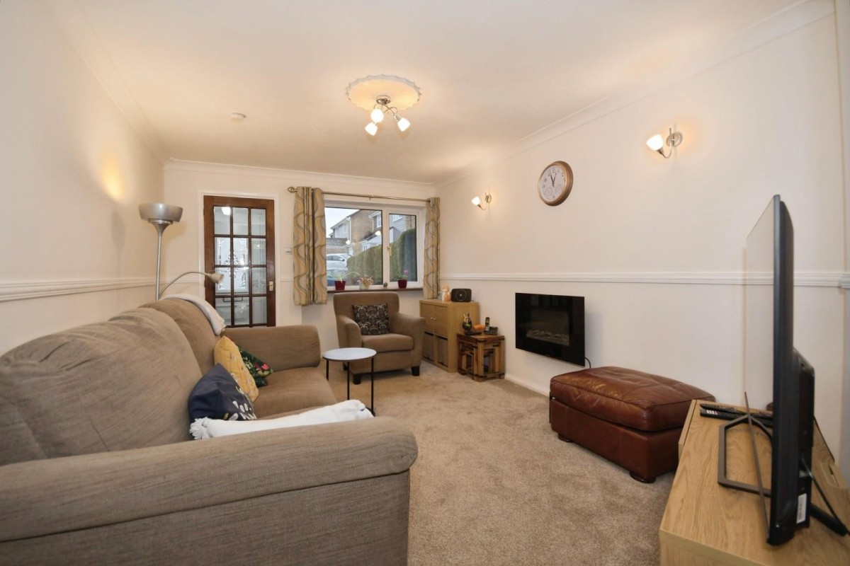 Hillside Drive, Walton, Chesterfield, S40 2DB