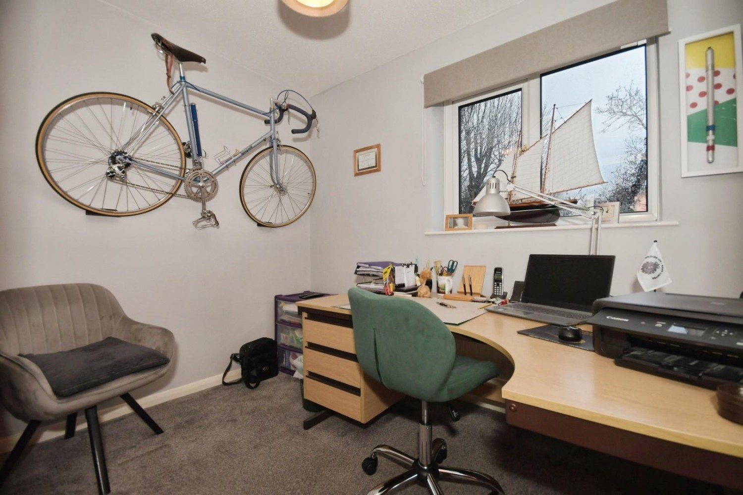 Hillside Drive, Walton, Chesterfield, S40 2DB