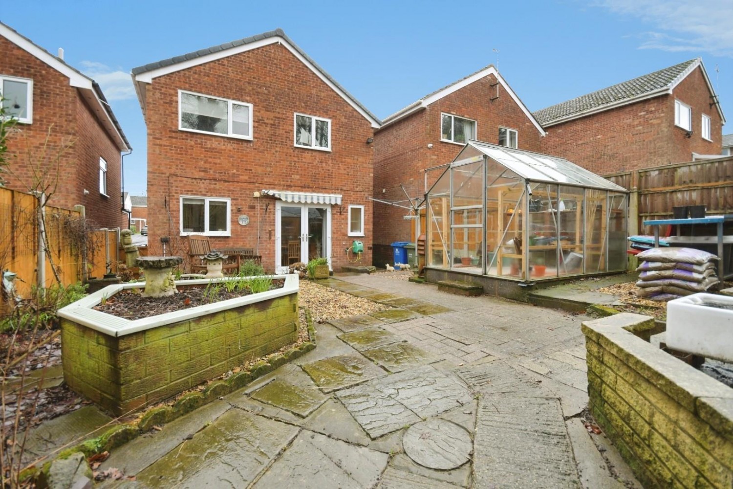 Hillside Drive, Walton, Chesterfield, S40 2DB