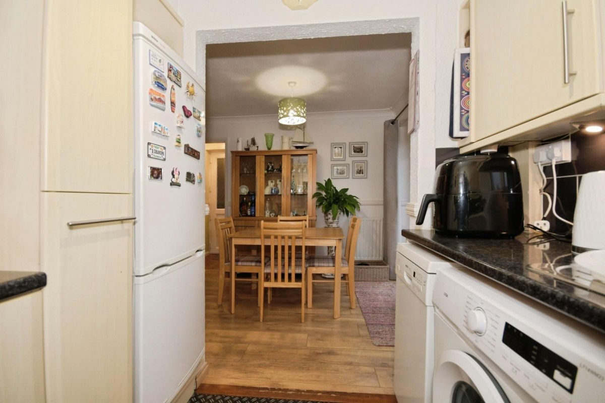 Hillside Drive, Walton, Chesterfield, S40 2DB