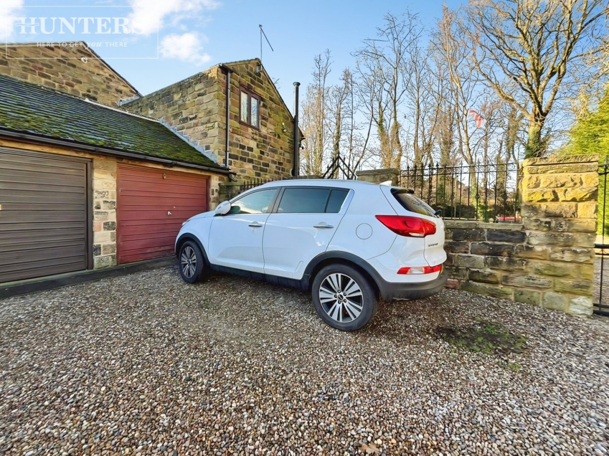 Alexander Gardens, Cawthorne, Barnsley, S75 4EW