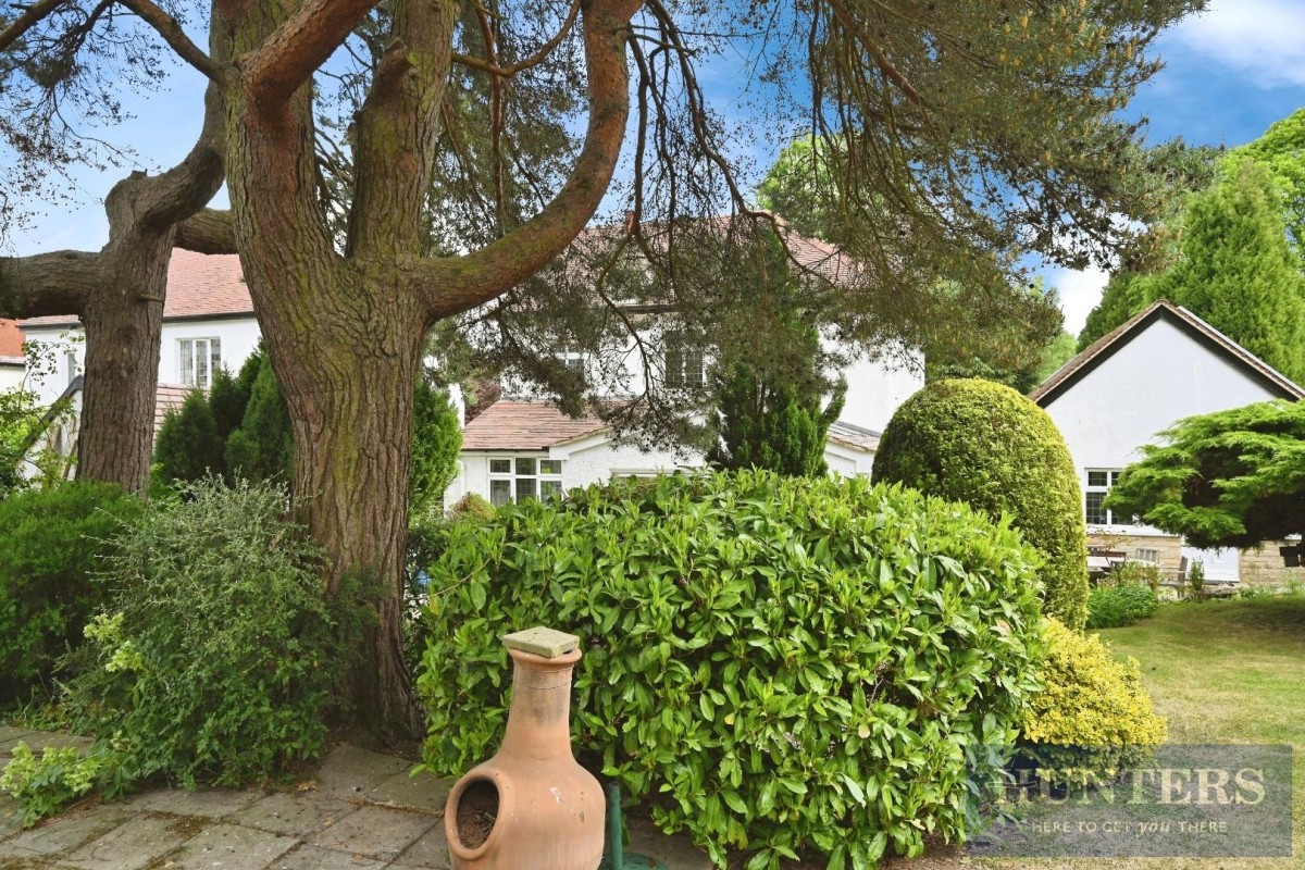 Bradford Road, Guiseley, Leeds