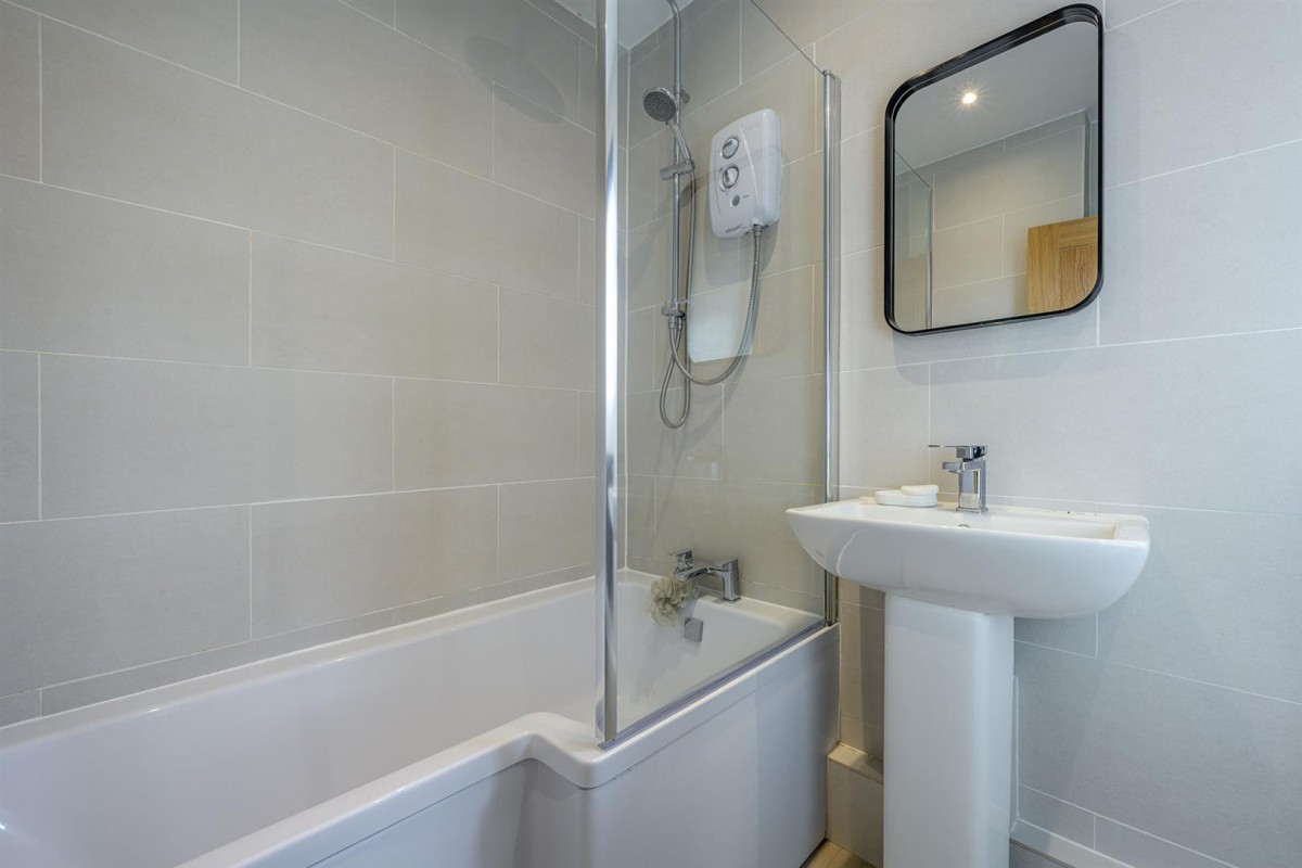 Rowan Rise, Kingswinford, DY6 8EE