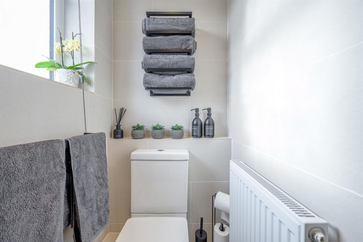 Rowan Rise, Kingswinford, DY6 8EE