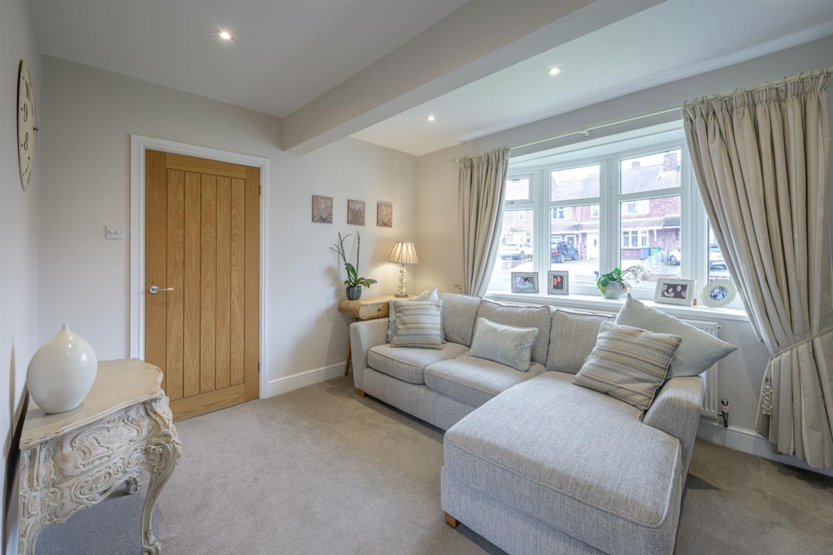 Rowan Rise, Kingswinford, DY6 8EE