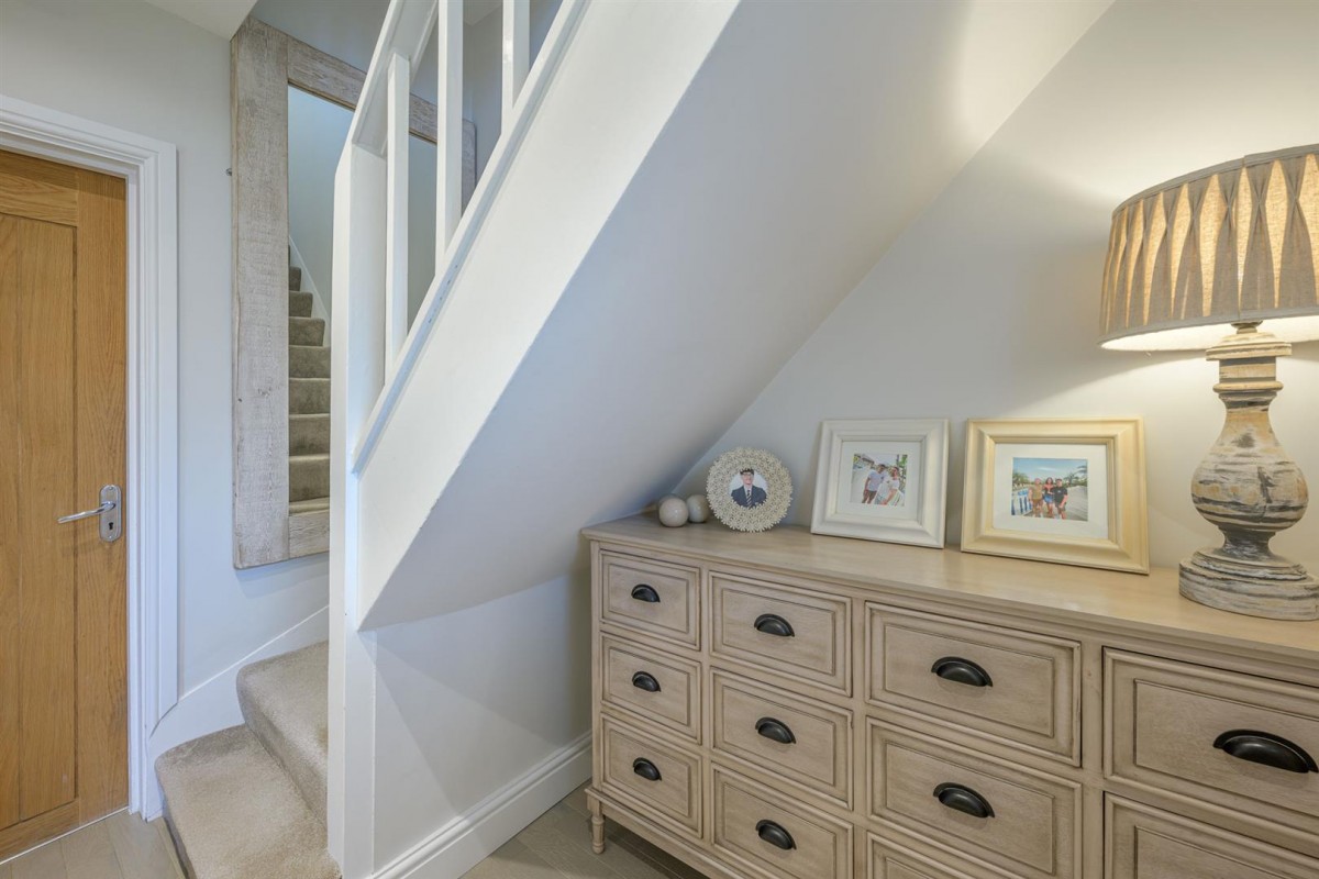 Rowan Rise, Kingswinford, DY6 8EE