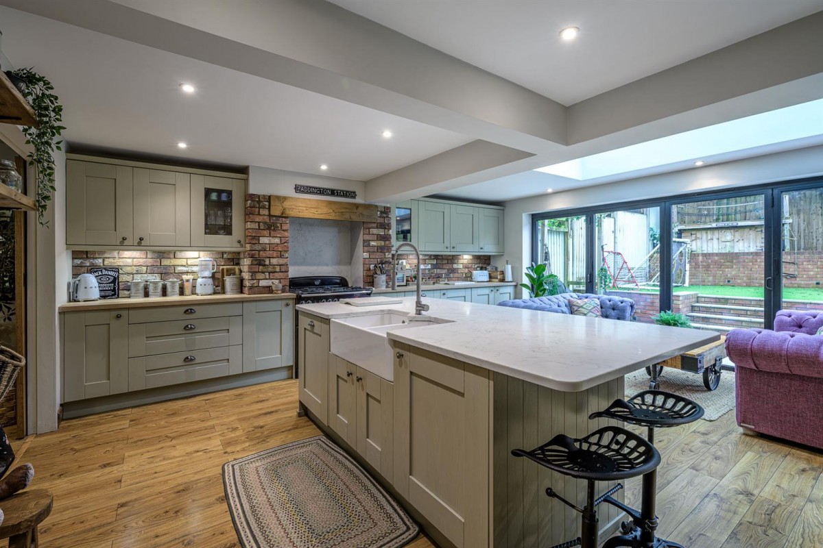 Hainult Close, Wordsley, DY8 5PB