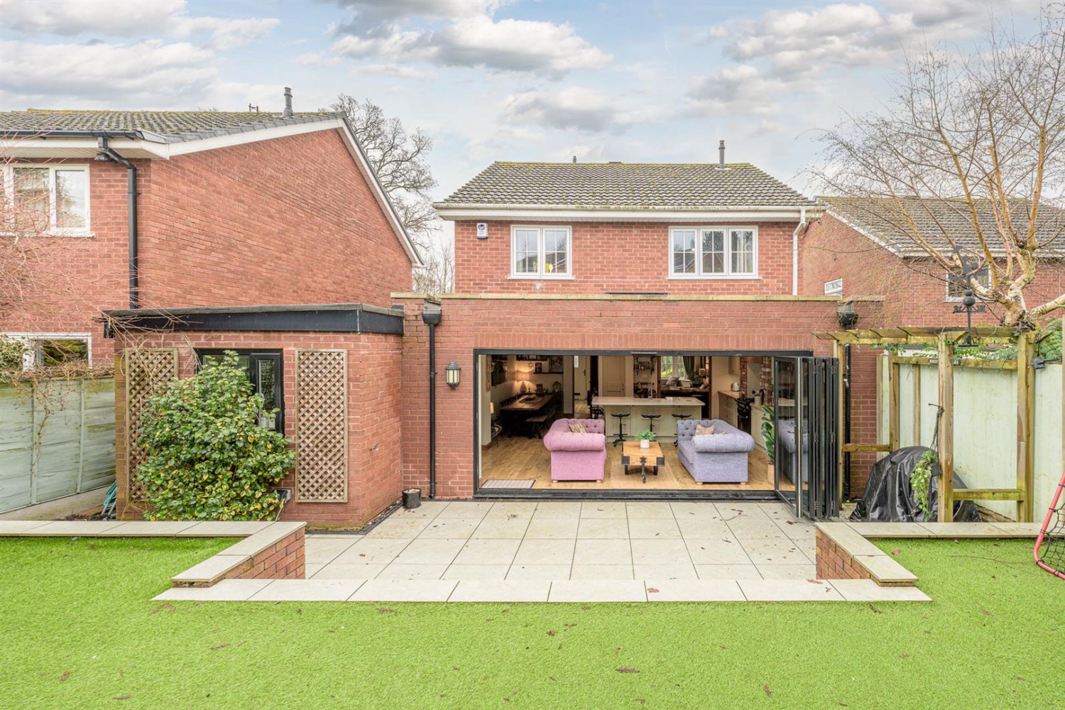 Hainult Close, Wordsley, DY8 5PB