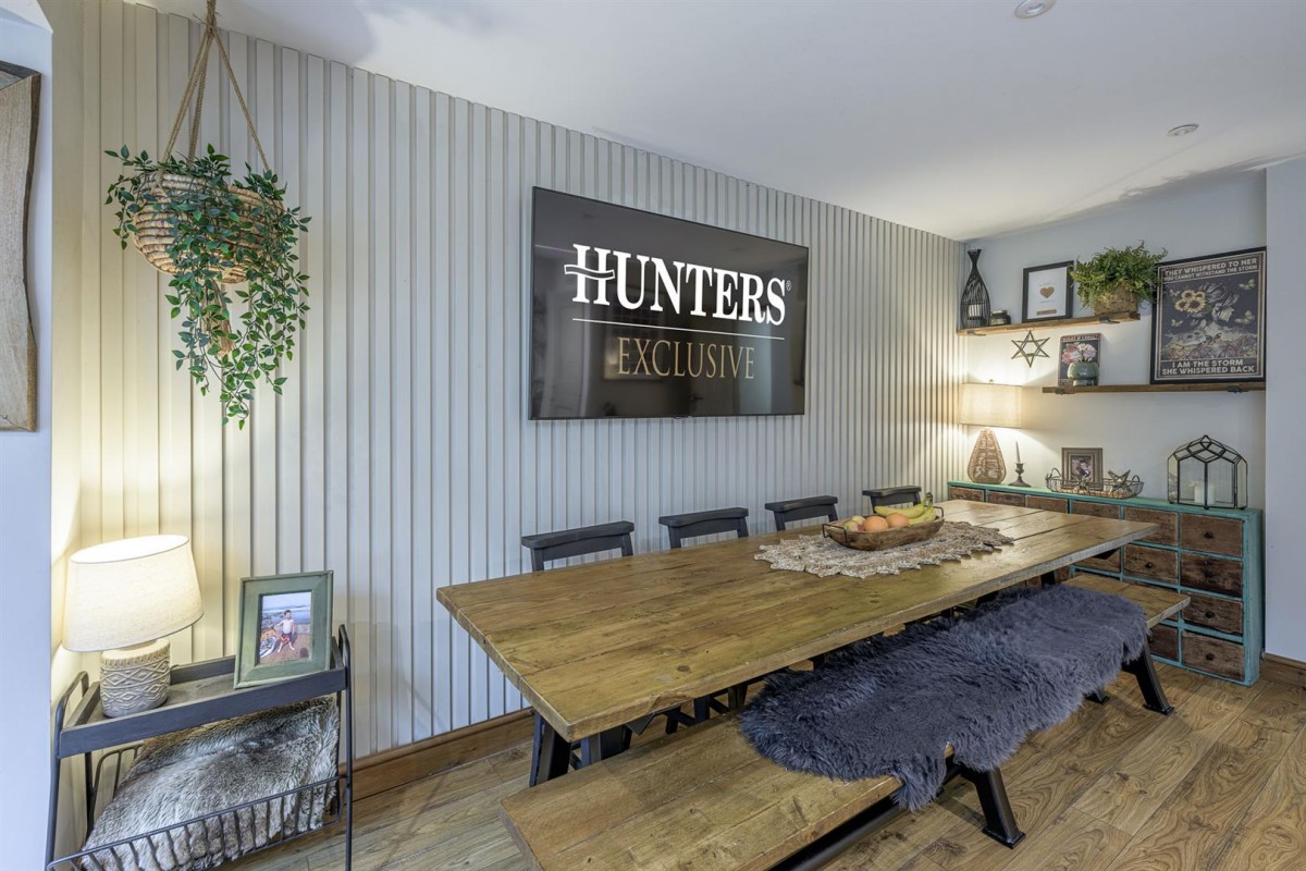 Hainult Close, Wordsley, DY8 5PB