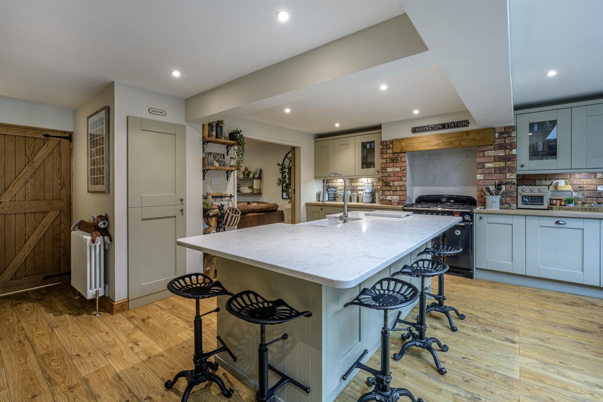 Hainult Close, Wordsley, DY8 5PB