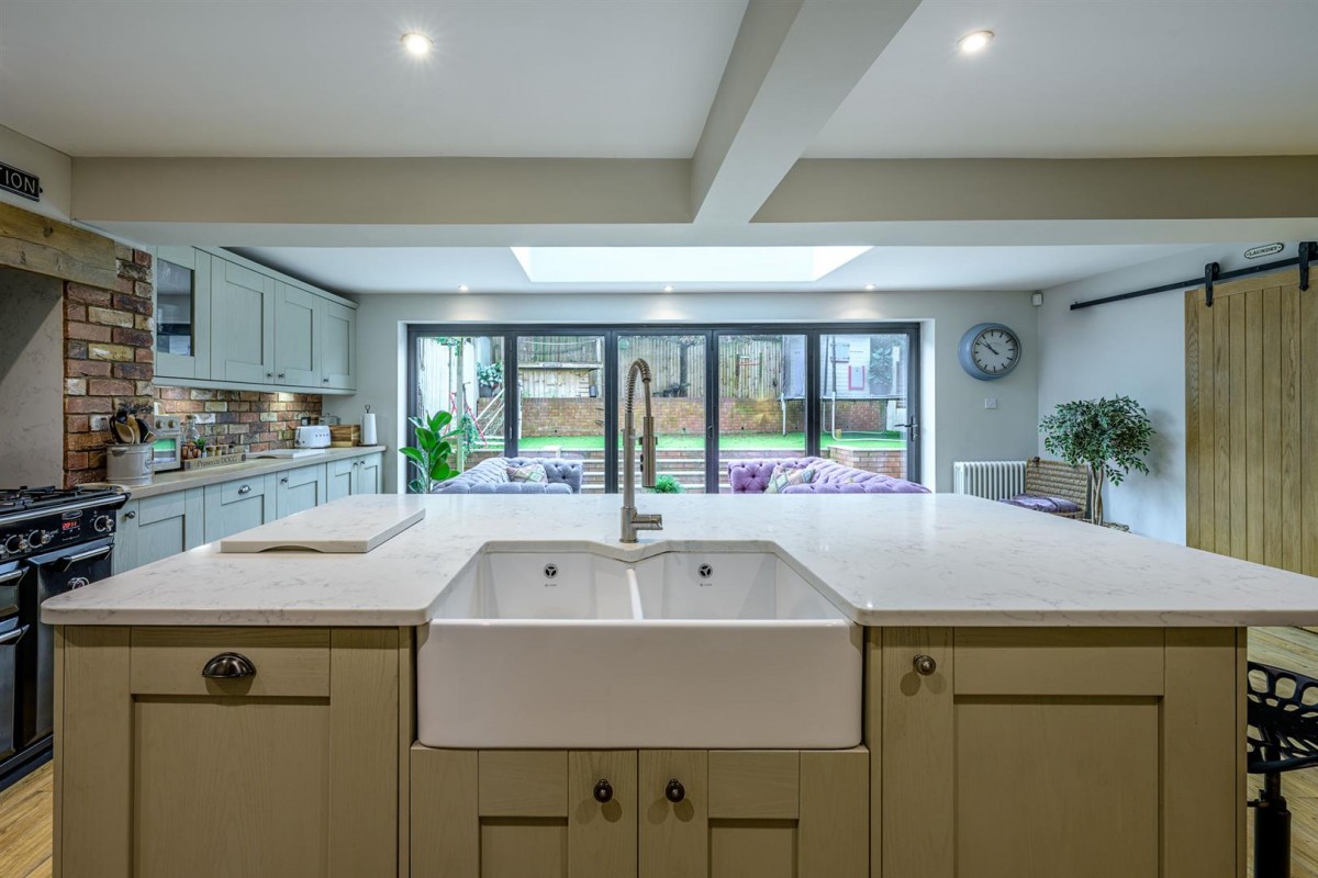 Hainult Close, Wordsley, DY8 5PB