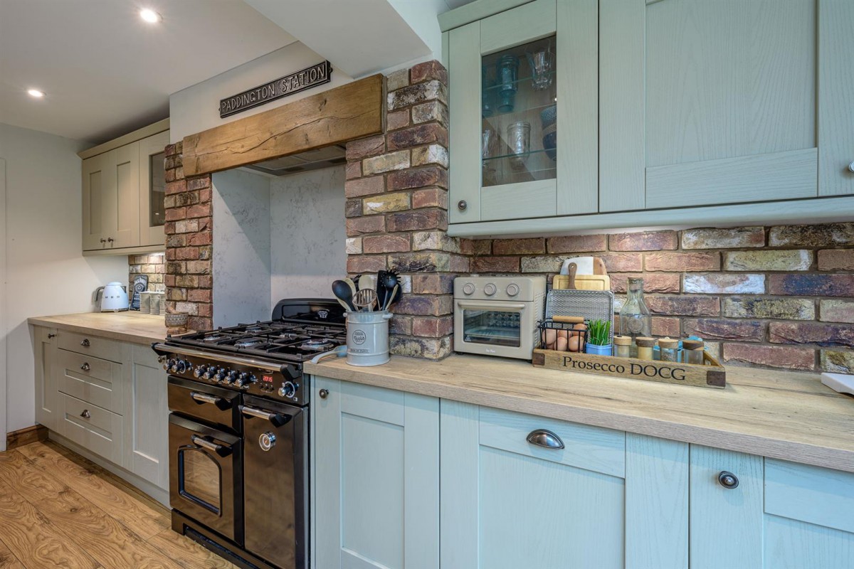 Hainult Close, Wordsley, DY8 5PB