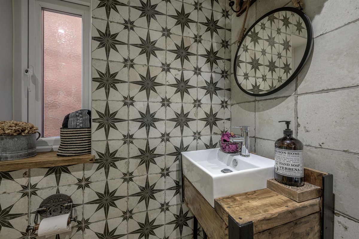 Hainult Close, Wordsley, DY8 5PB