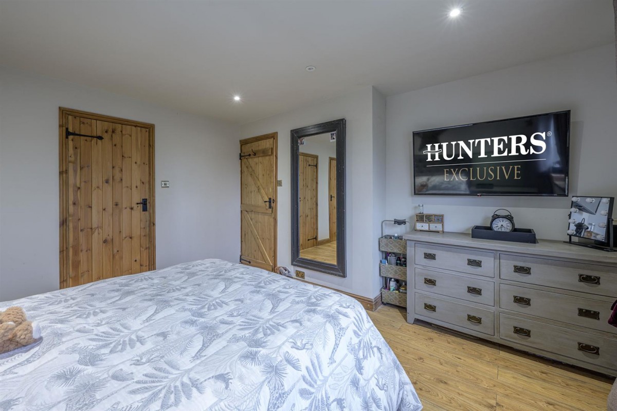 Hainult Close, Wordsley, DY8 5PB