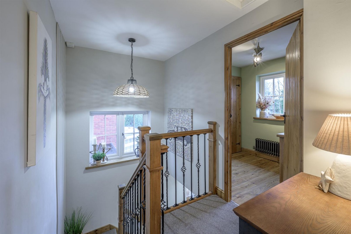 Hainult Close, Wordsley, DY8 5PB