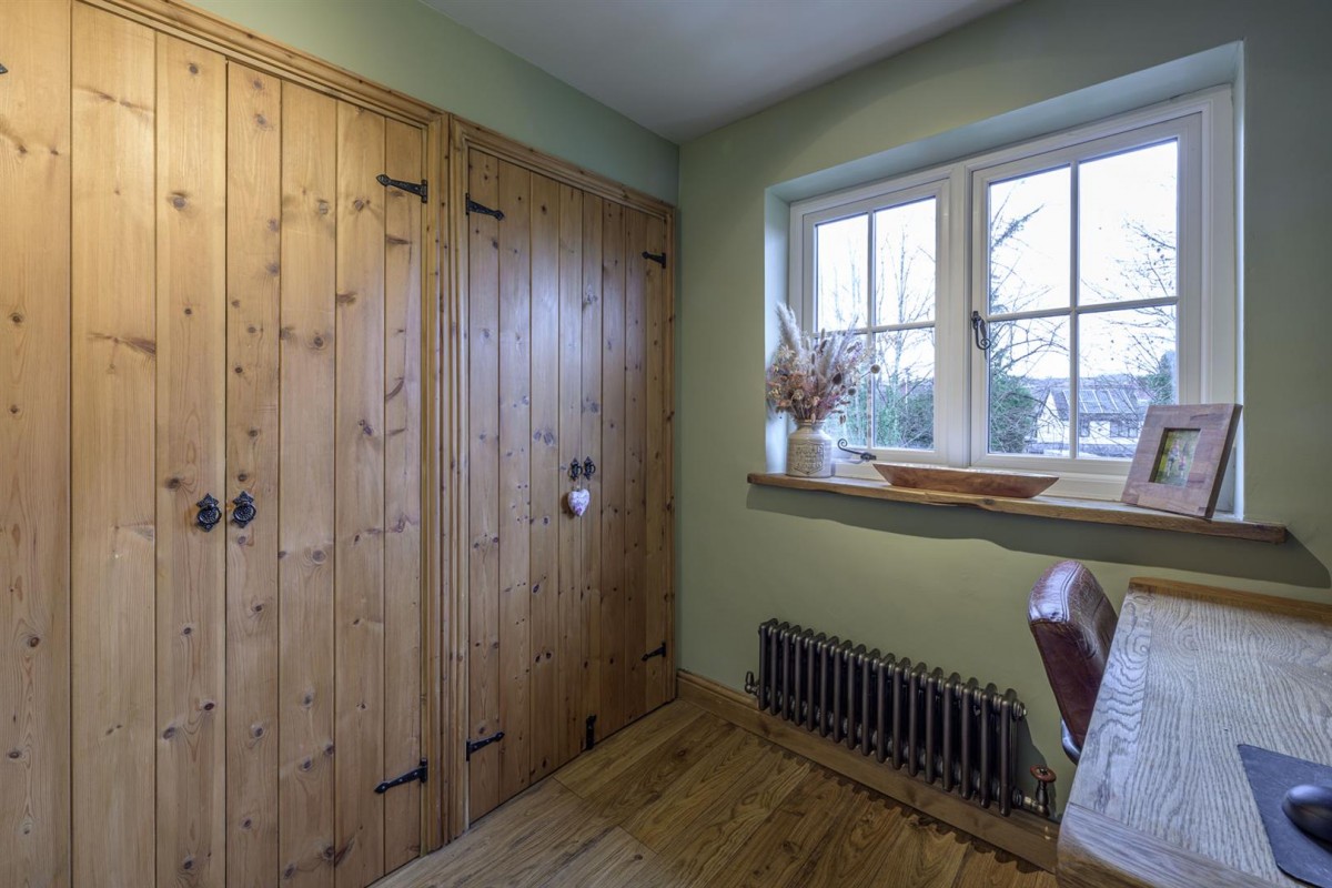 Hainult Close, Wordsley, DY8 5PB