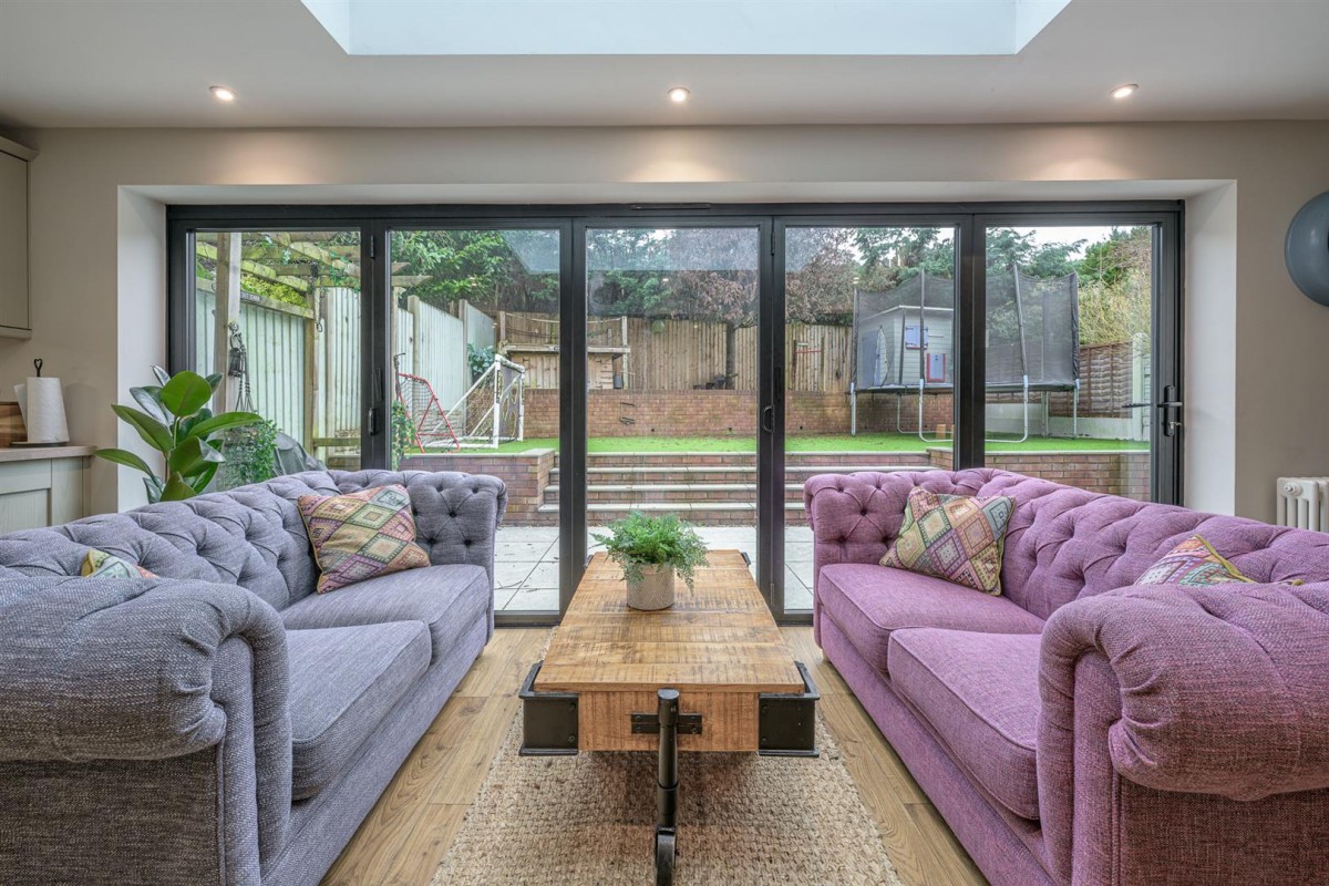 Hainult Close, Wordsley, DY8 5PB