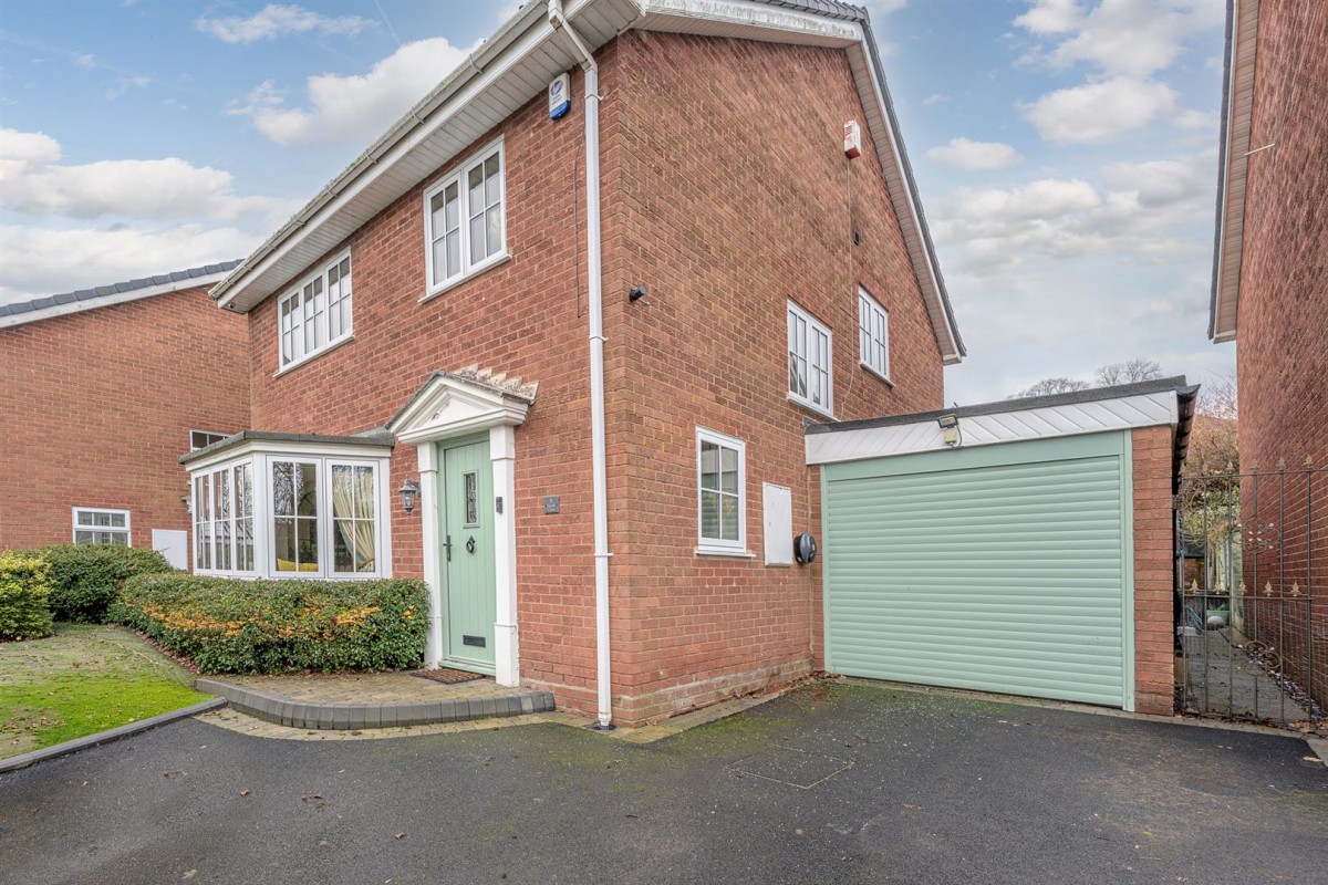 Hainult Close, Wordsley, DY8 5PB