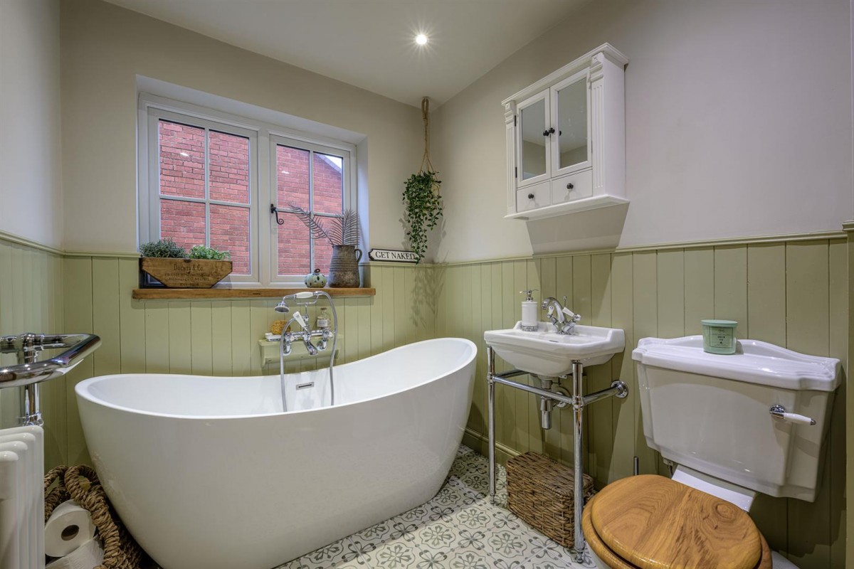 Hainult Close, Wordsley, DY8 5PB