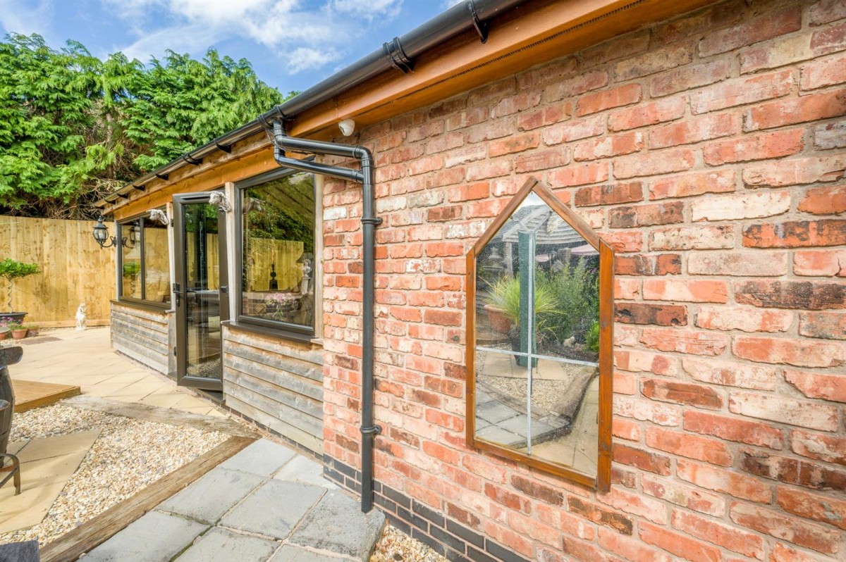 Sandy Ridge, Draycott, Claverley, WV5 7EA