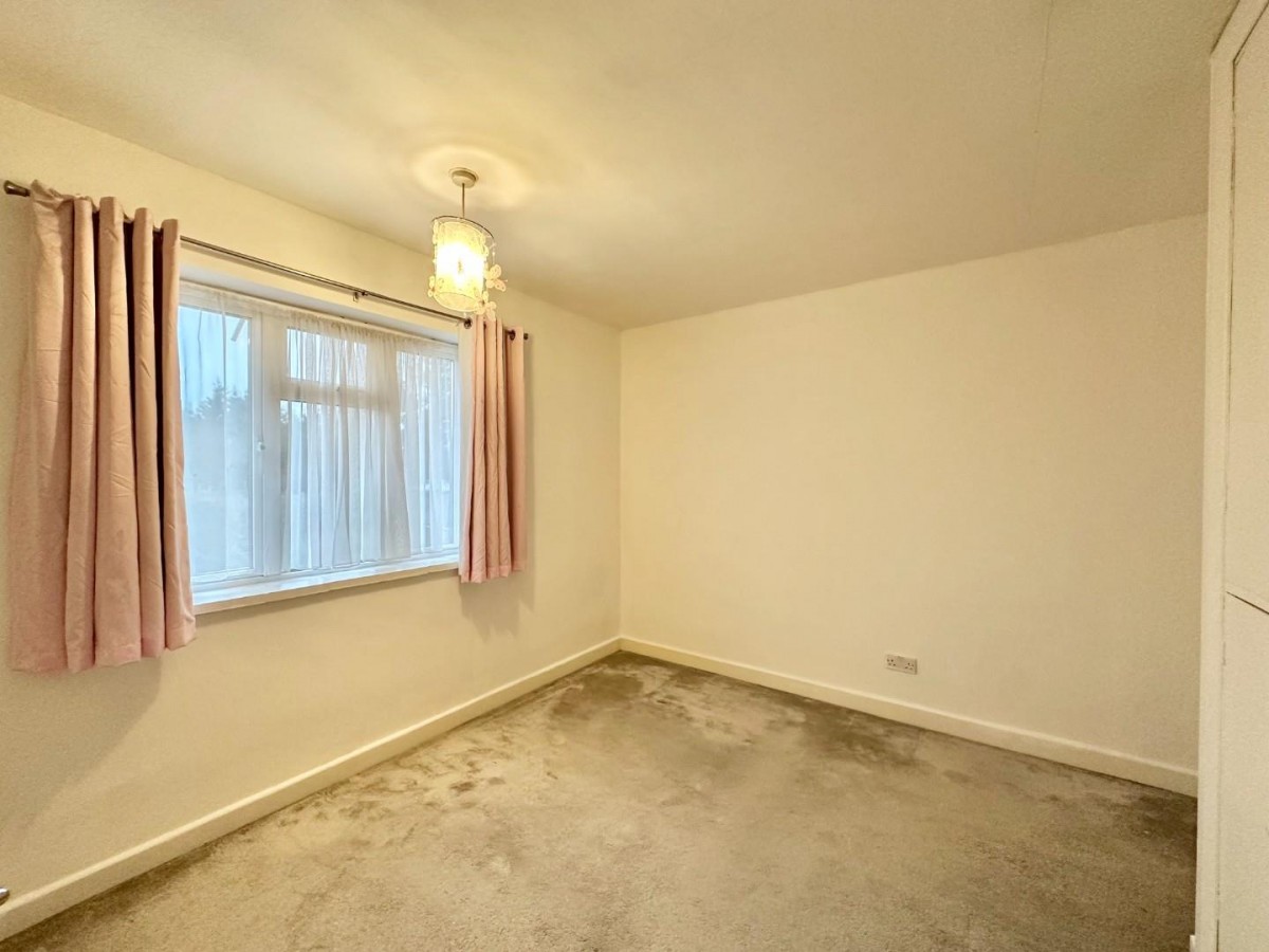 Nine Elms Avenue, Uxbridge