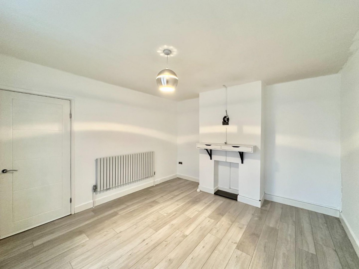 Nine Elms Avenue, Uxbridge