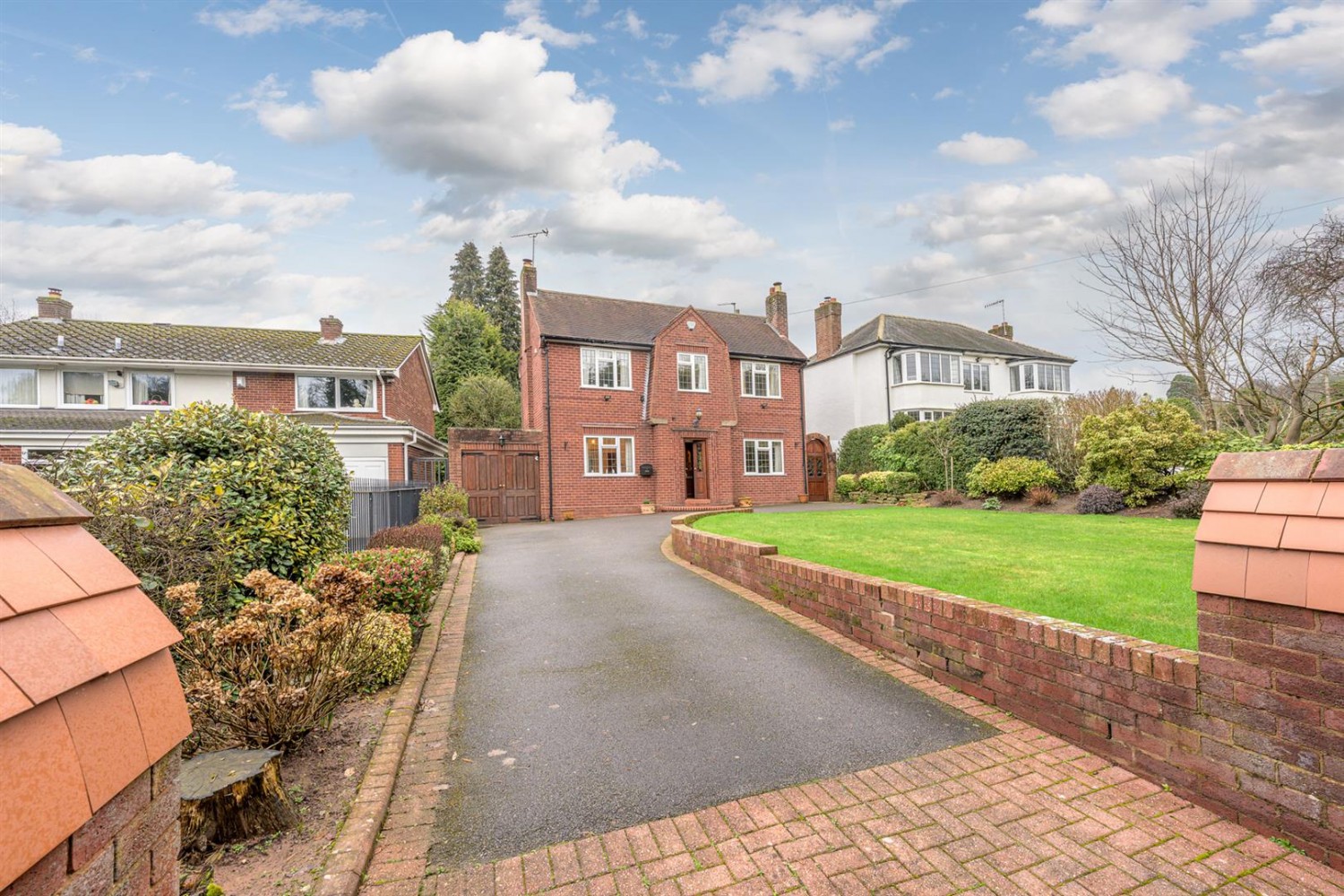 South Way, Pedmore Hall Lane, Stourbridge, DY9 0SS