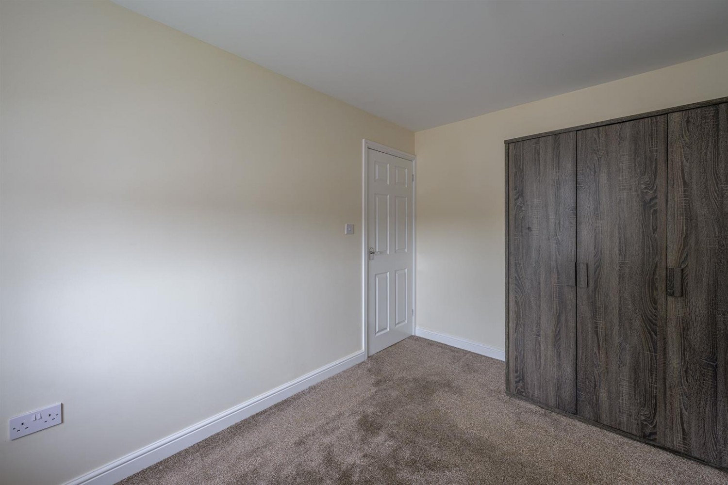 Dubarry Avenue, Kingswinford, DY6 9BP