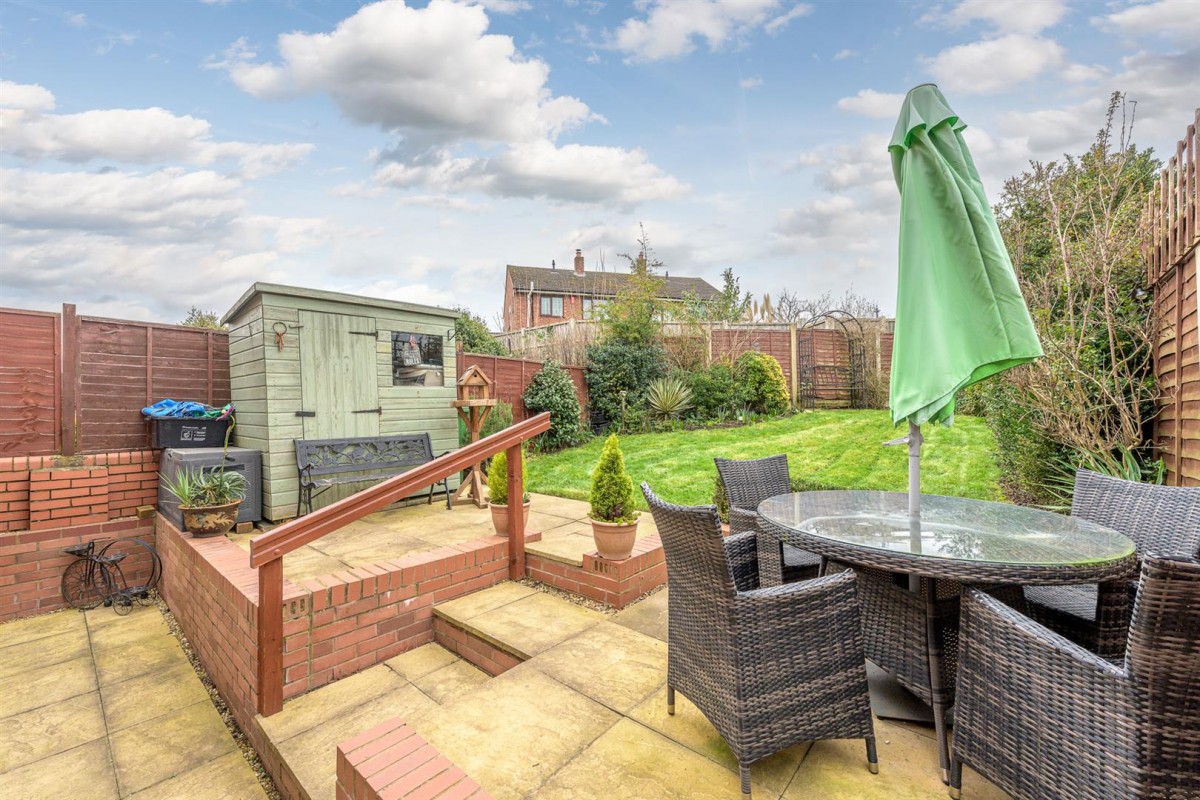 Dubarry Avenue, Kingswinford, DY6 9BP