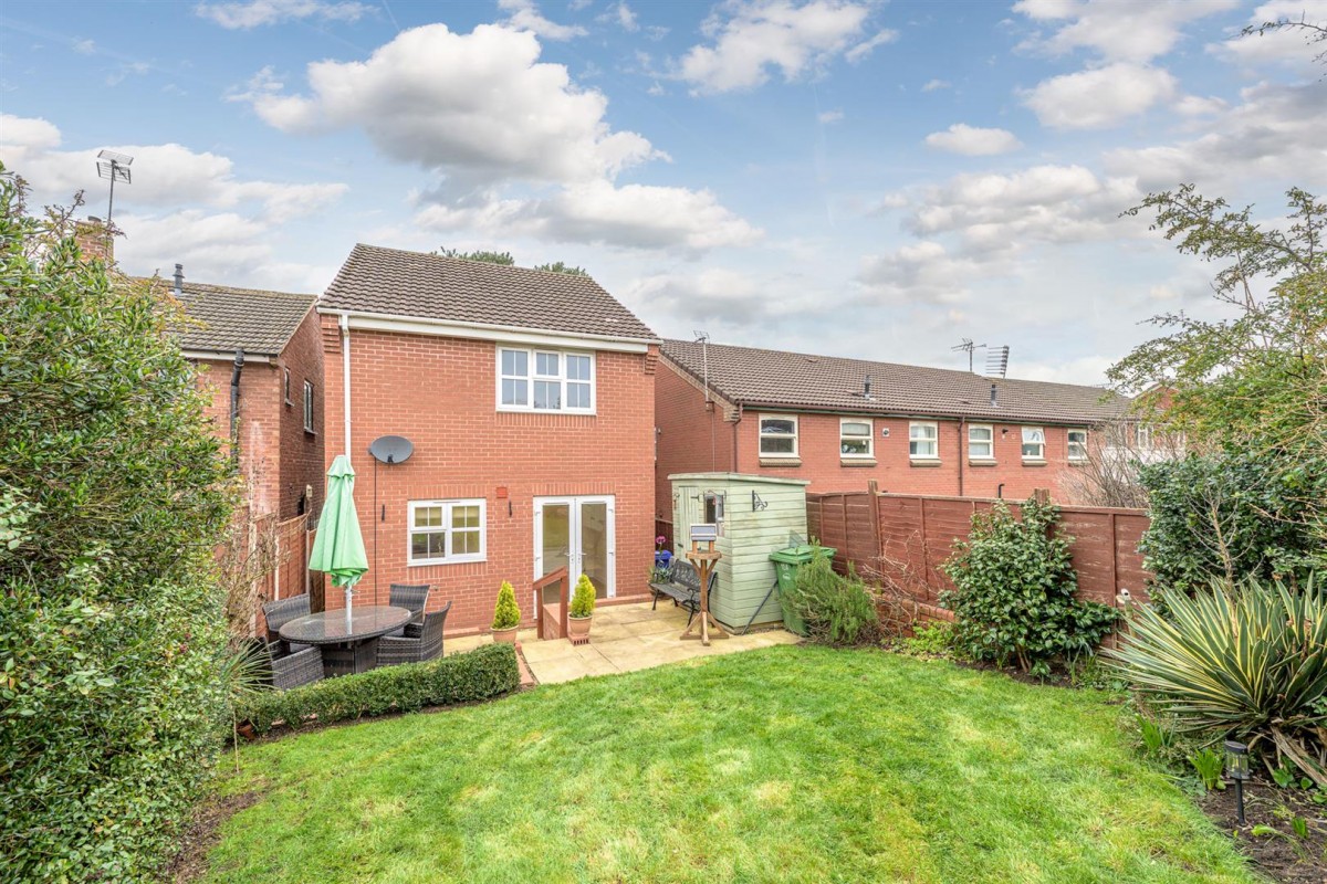 Dubarry Avenue, Kingswinford, DY6 9BP