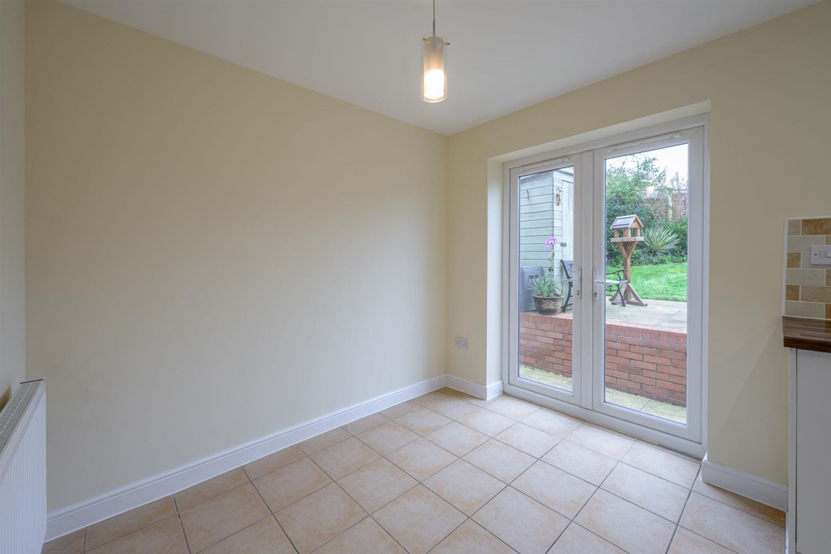 Dubarry Avenue, Kingswinford, DY6 9BP