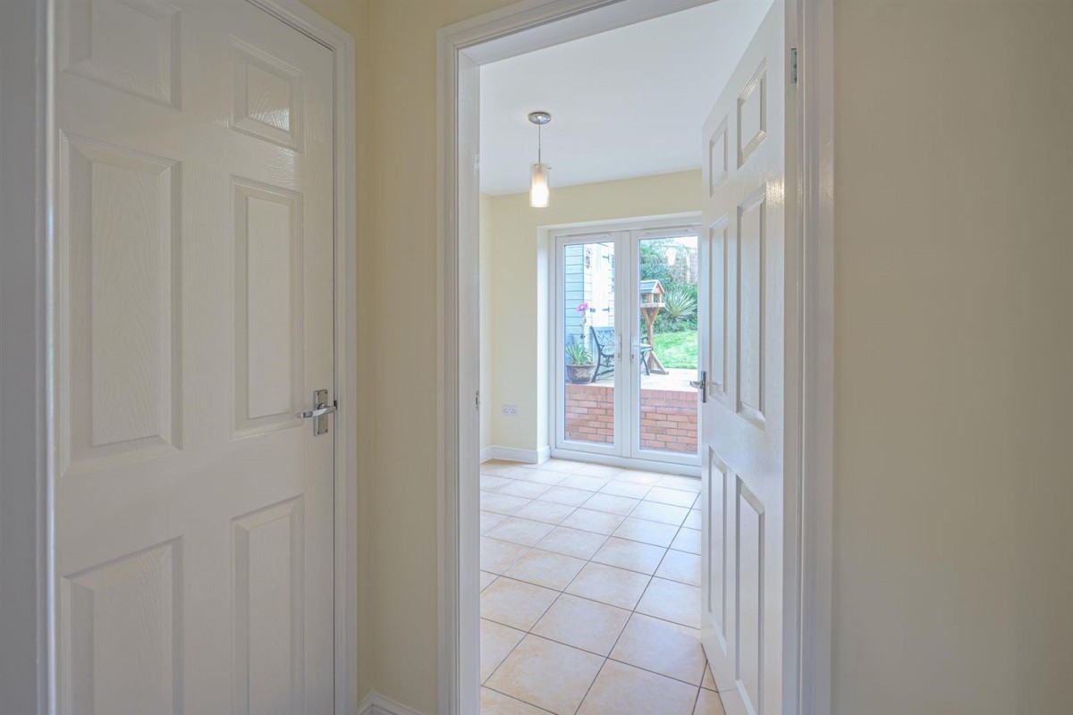 Dubarry Avenue, Kingswinford, DY6 9BP