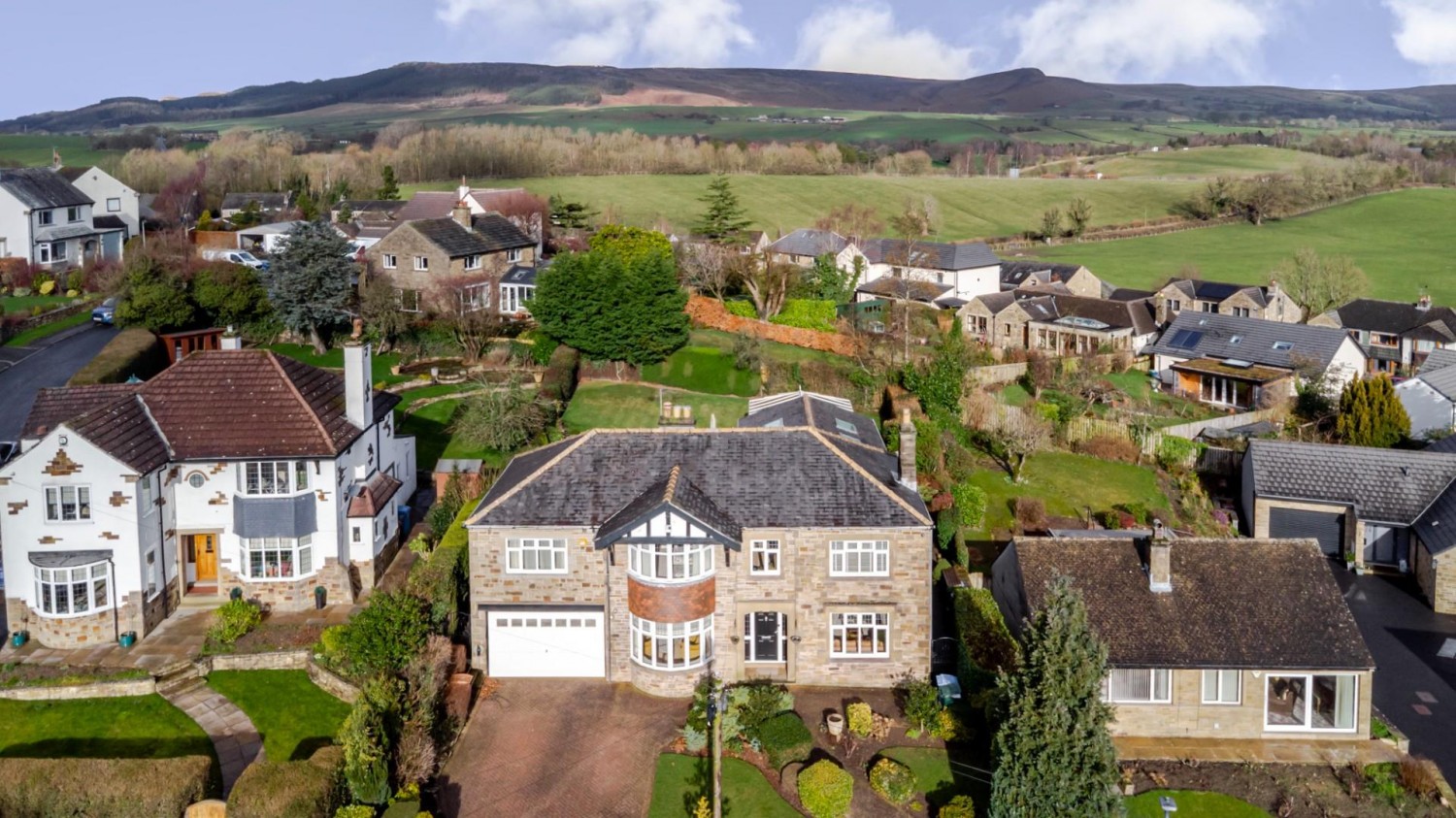 Oakleigh. Raikes Road, Skipton