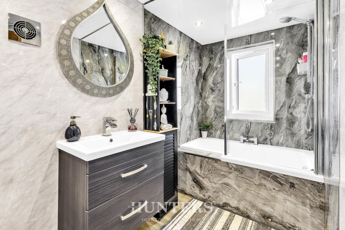 Warwick Road, Alkrington, Manchester, M24