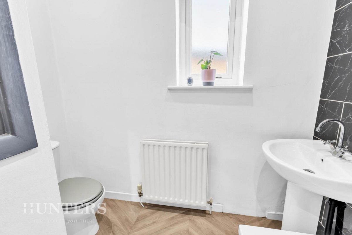 Featherstall Road, Littleborough OL15 9NY