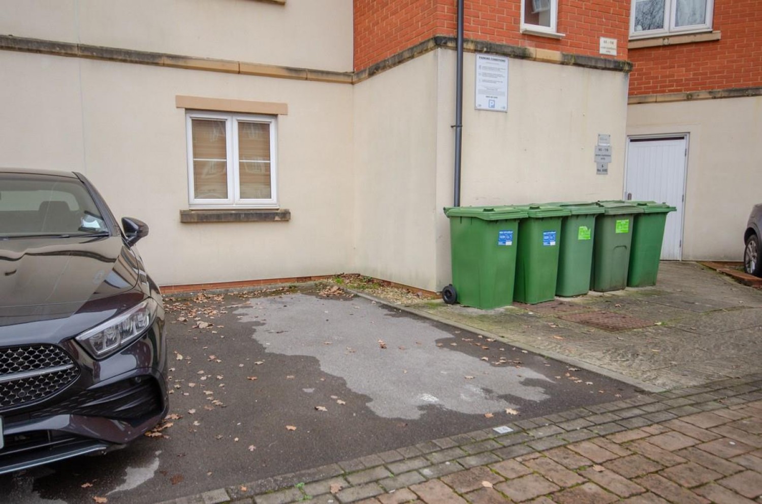 Arnold Road, Mangotsfield, Bristol, BS16 9LB