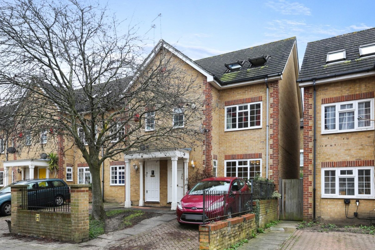 Gables Close, London, SE5