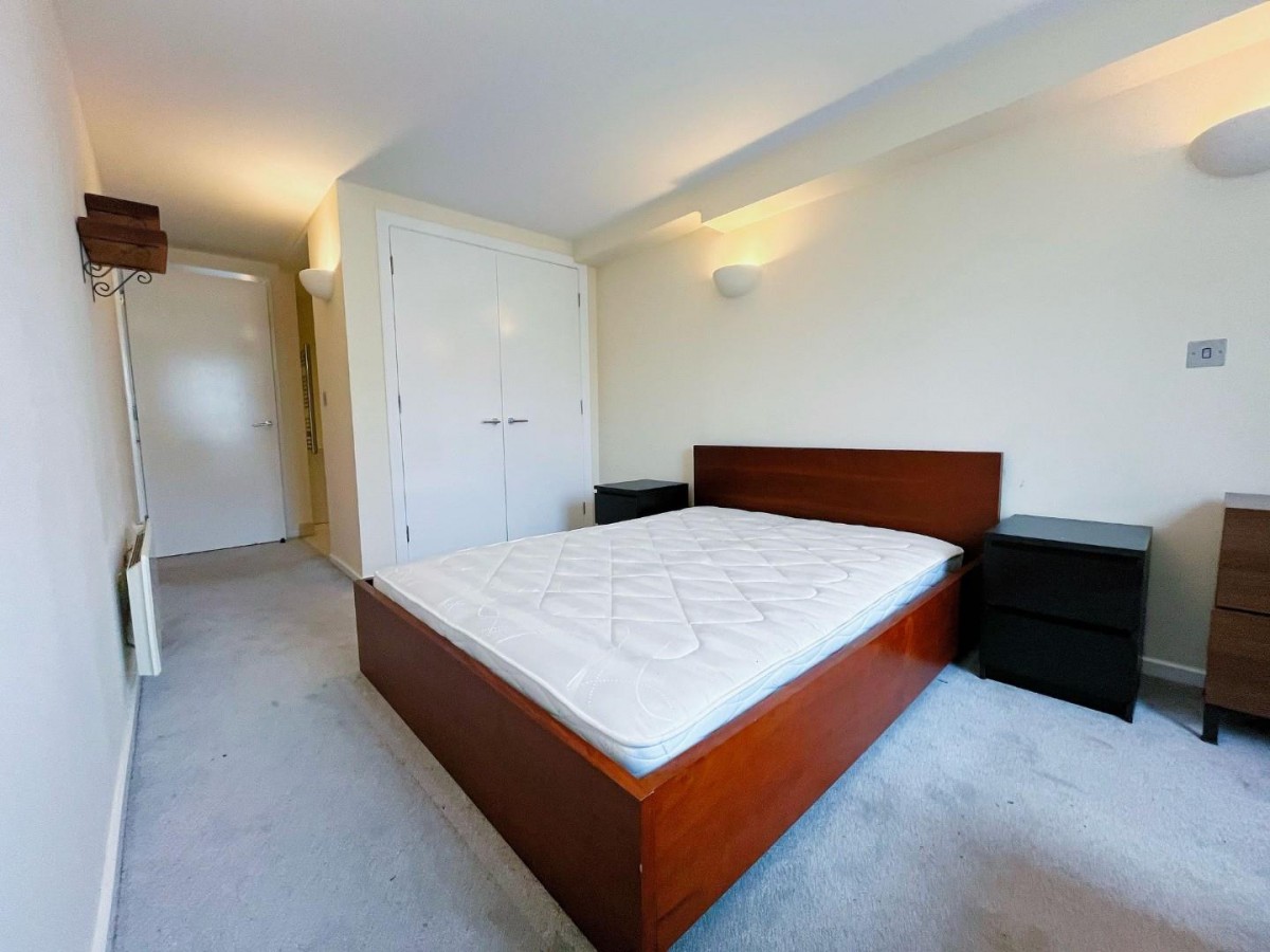 Whitehall Waterfront, 2 Riverside Way, Leeds