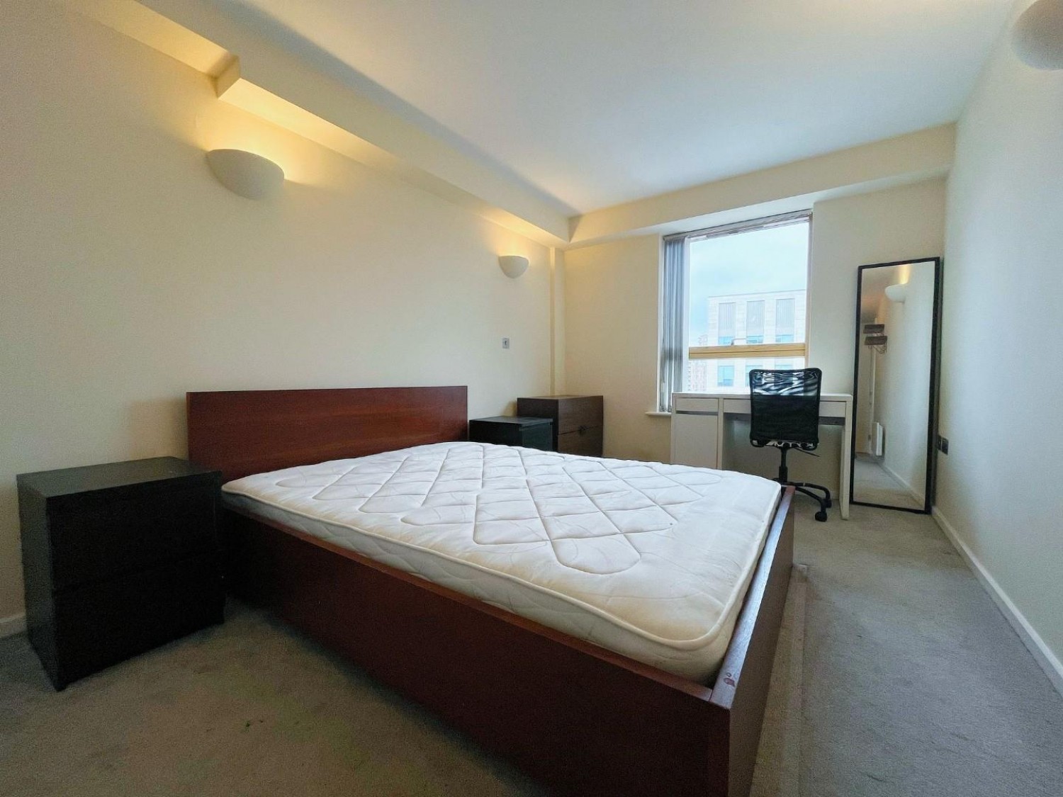 Whitehall Waterfront, 2 Riverside Way, Leeds