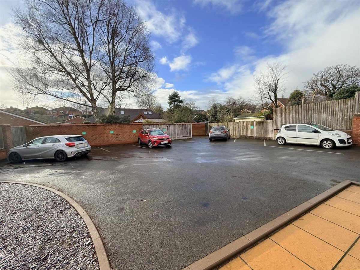 Enville Road, Kinver, Stourbridge, DY7 6BN