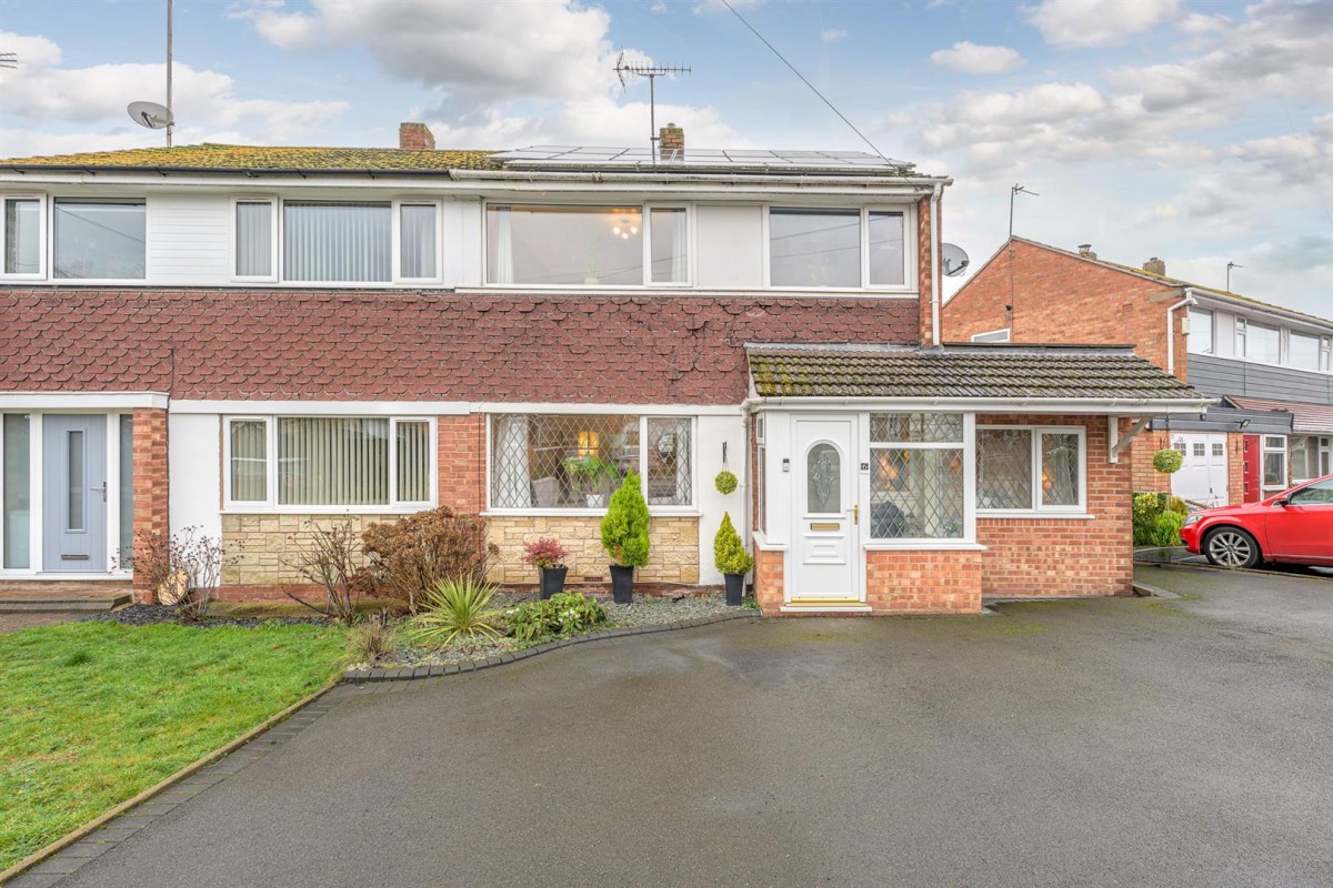 Coniston Drive, Kingswinford, DY6 9BZ